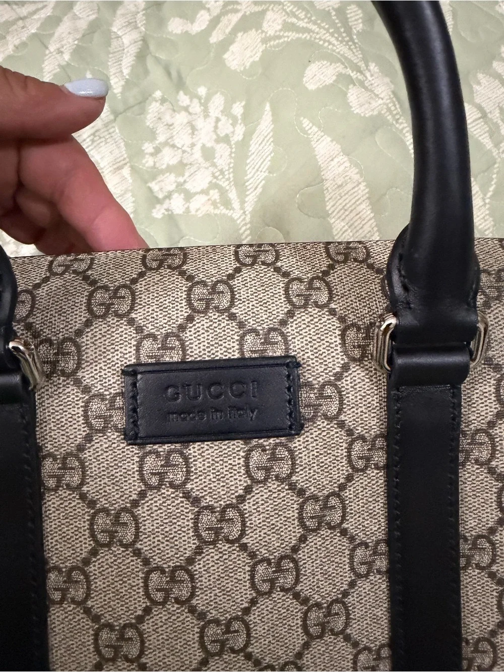 Authentic Gently used Gucci office bag in excellent condition.